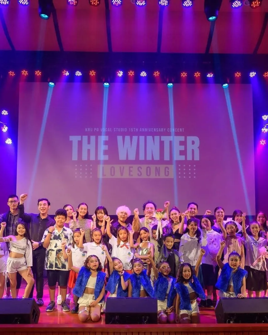 นักเรียน Kru Po Vocal Studio บนเวทีคอนเสิร์ตครบรอบ 15 ปี The Winter Lovesong